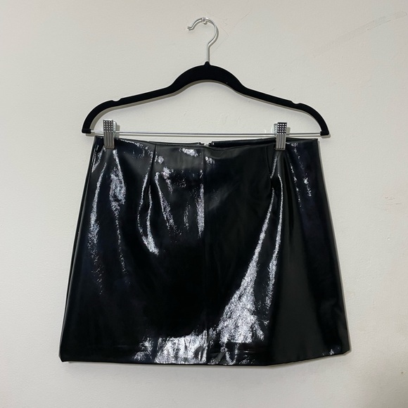 NWT Forever 21 Faux Black Patent Leather Miniskirt - Picture 5 of 7